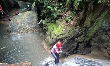 Canyoning el Caliche -Aventura en el Cañón – Senderismo, Cascadas y Cavernas